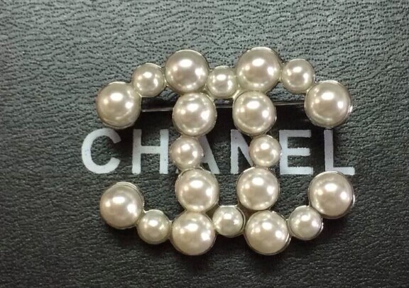 Spilla Chanel Modello 99
